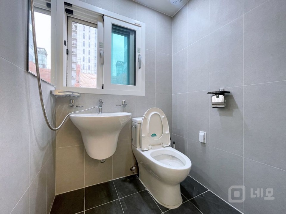 언주역 인근 초역세권 룸3개 및 발코니있는 사무실  매물의 11번째 사진