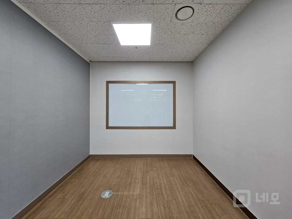 가산역 사무실 실82평 룸4 탕비실 즉시입주 매물의 6번째 사진