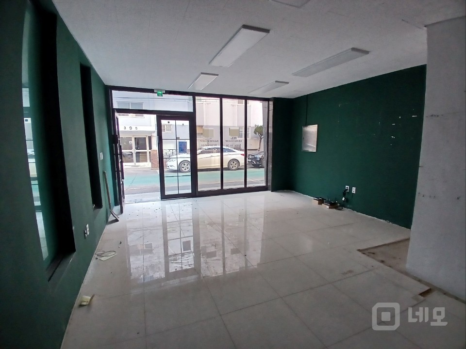 무권리, 성대역에서 성대기숙사로 이어지는 길목 1층, 뒷마당 서비스 공간 매물의 1번째 사진