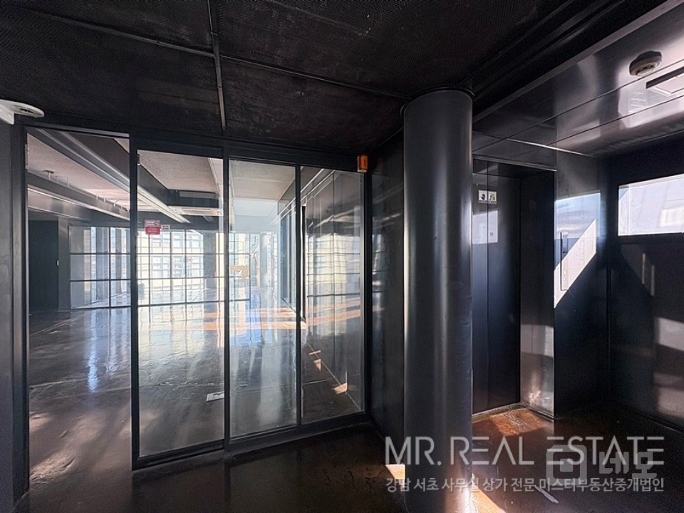 신사동 도산대로이면 무료2대 내외관세련된 건물 매물의 18번째 사진