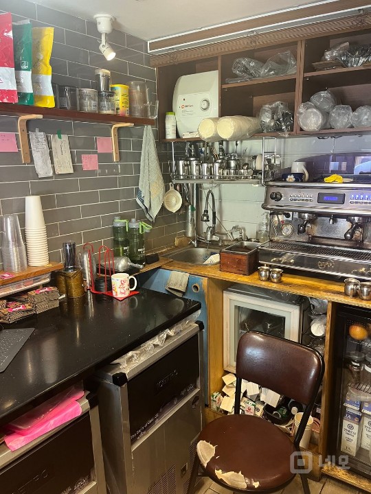 종로5가 2번 출구 앞 작은 개인 카페 매물의 1번째 사진