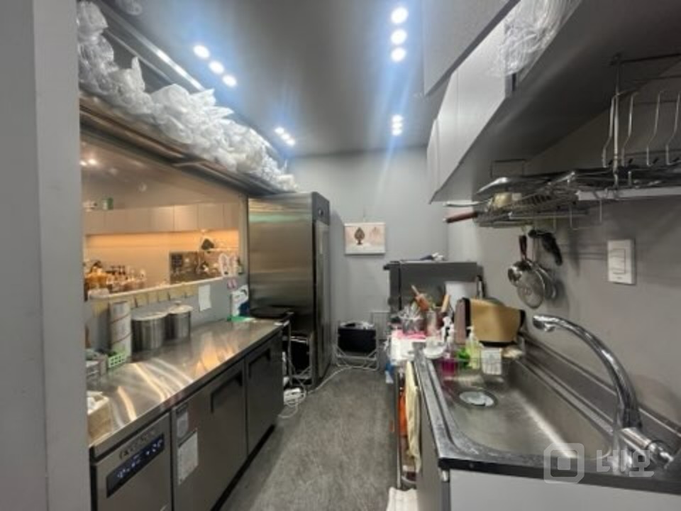 초역세권 대로변으로 가시성좋은 1층 카페 매물의 13번째 사진