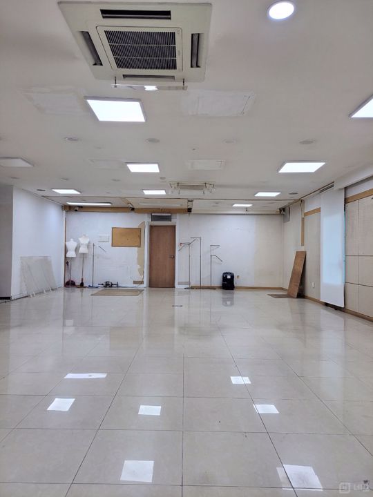 오피스지역내 1층 사무실,창고, 매물의 4번째 사진
