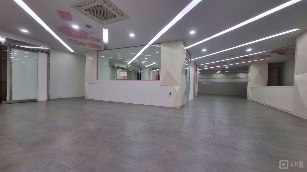 명동에 위치한 깔끔하고 넓고 쾌적한 사무실 매물의 2번째 사진