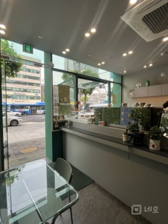 초역세권 대로변으로 가시성좋은 1층 카페 매물의 8번째 사진