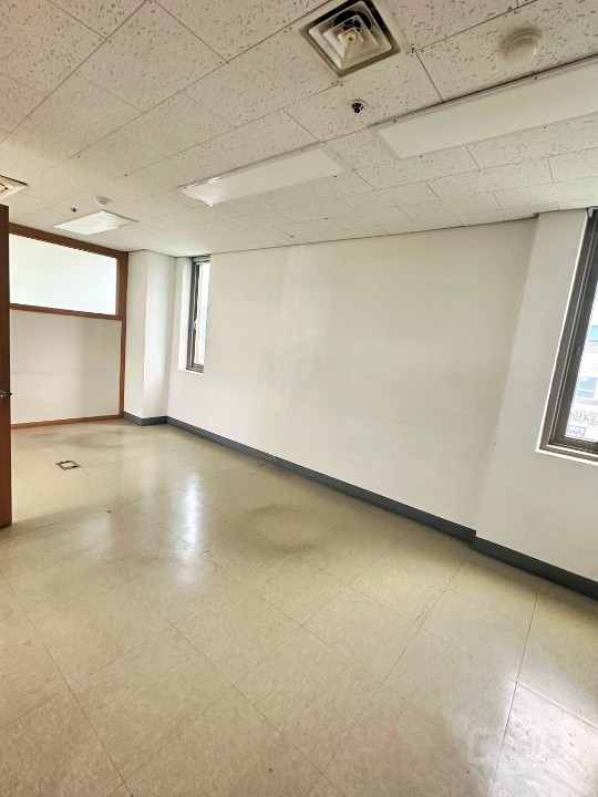 유동인구 좋은 5층 실사진 매물의 6번째 사진