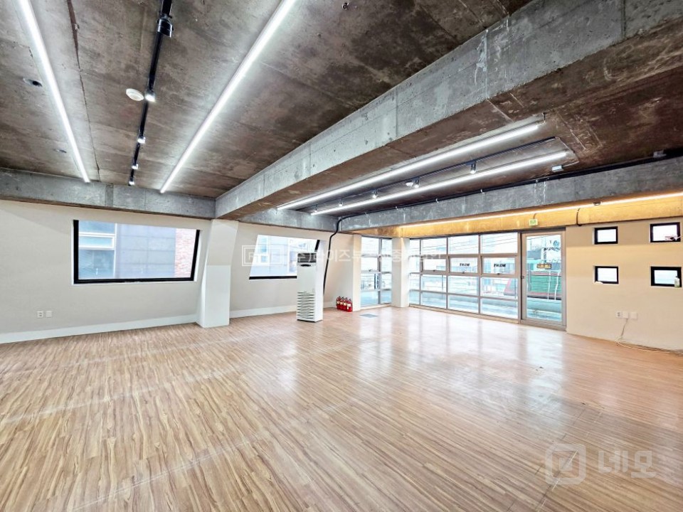 RISE 상수역합정역 인근 가성비좋은 사무실 매물의 13번째 사진