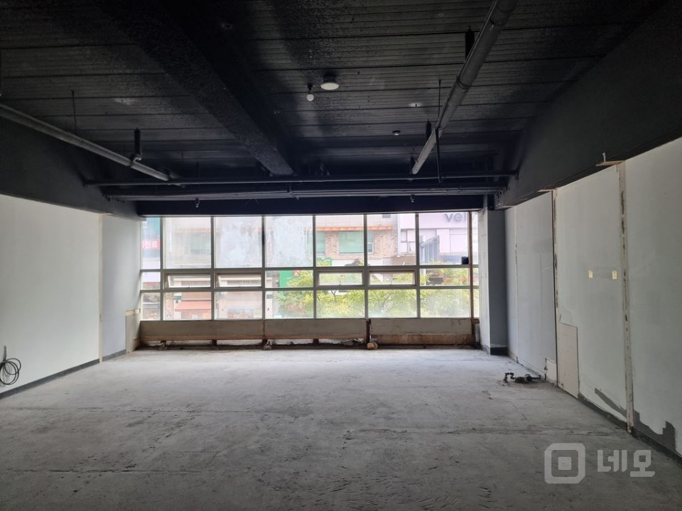 정발산역 3분 거리에 가시성 좋은 2층 전면 매물의 3번째 사진