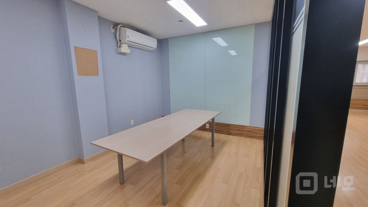 깨끗한 단지상가 매물의 3번째 사진