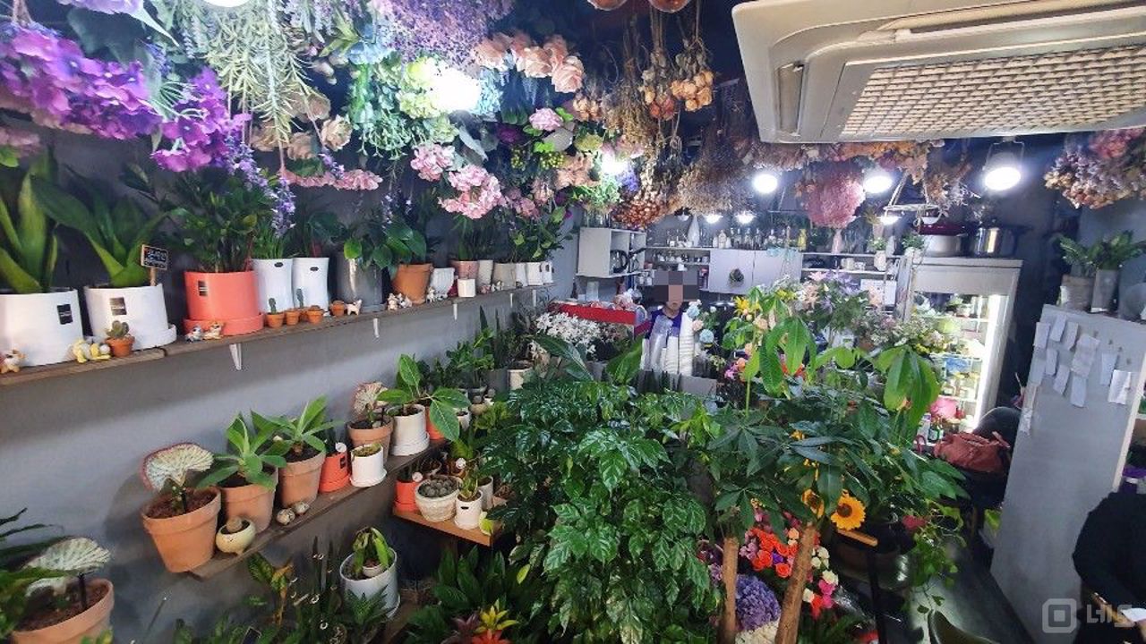 도림천 시장 인근 꽃집 겸 카페 소개합니다. 매물의 5번째 사진