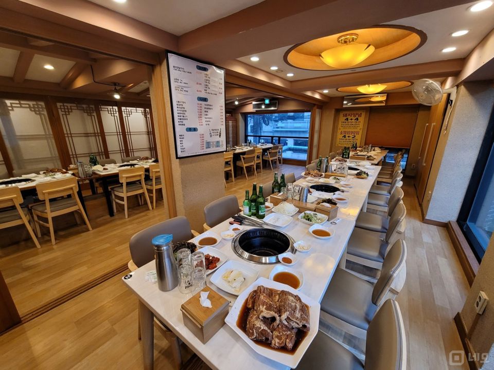 화곡동 강서구청 앞, 깔끔한 인테리어 고깃집 매물의 3번째 사진