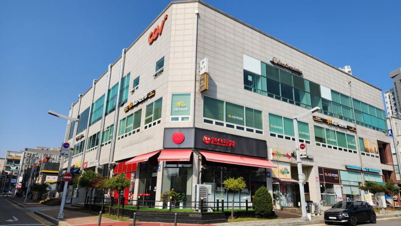 CGV건물 2층 대형평수(요가,체육관,음식점 등) 매물의 2번째 사진