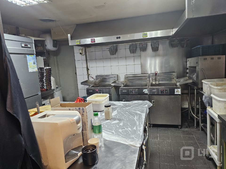 여의도한강에서 제일 가까운 치킨점  매물의 2번째 사진