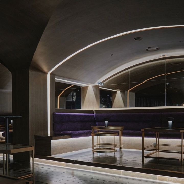 이태원동 이태원역 역세권, 고급스러운 인테리어, 시설 완비된 라운지바 매물의 2번째 사진