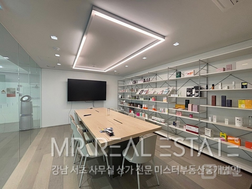 도산공원사거리.대로변.인테리어ACE사무실.발렛가능 매물의 19번째 사진
