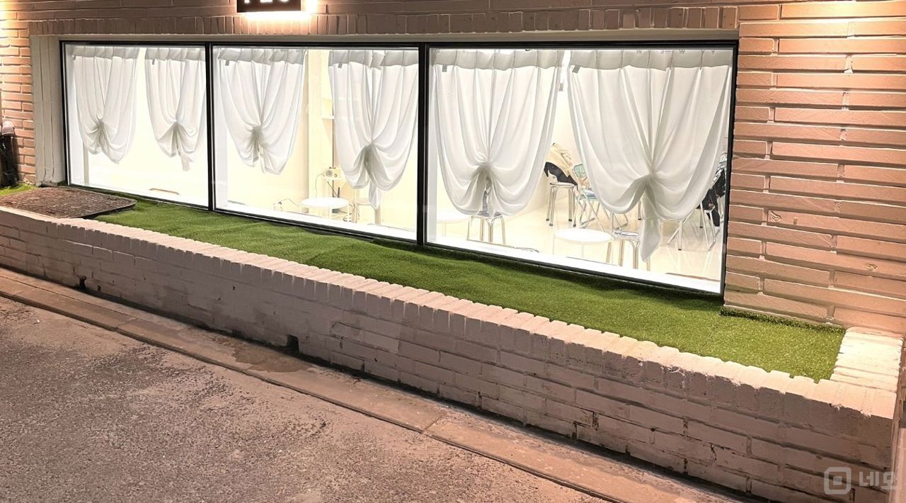 홍대입구역 도보5분 무권리에 가까운 장사 잘되는 카페 매물의 4번째 사진