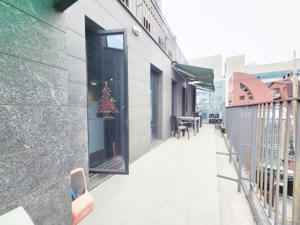 강남구청역 가까운 특급 인테리어 디자인 사무공간 테라스는 덤 매물의 15번째 사진