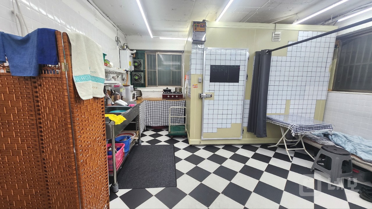 연남동 경성고 인근 빌라 모여있는 주거지역 넓은 1층 상가 매물의 8번째 사진