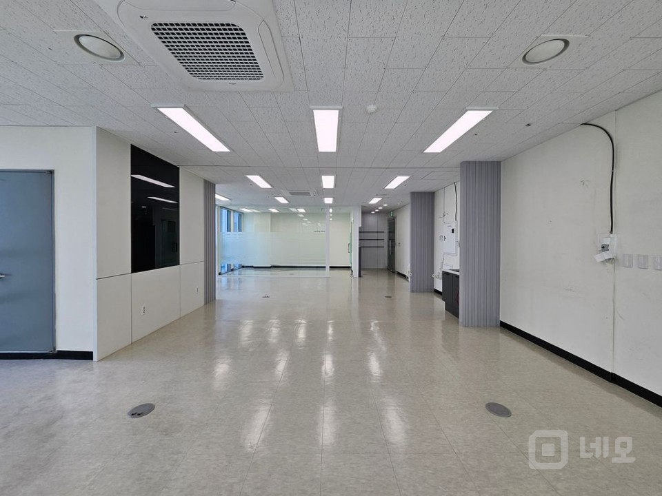 코너 확장38 룸3 인테리어 깔끔 즉시입주 매물의 5번째 사진