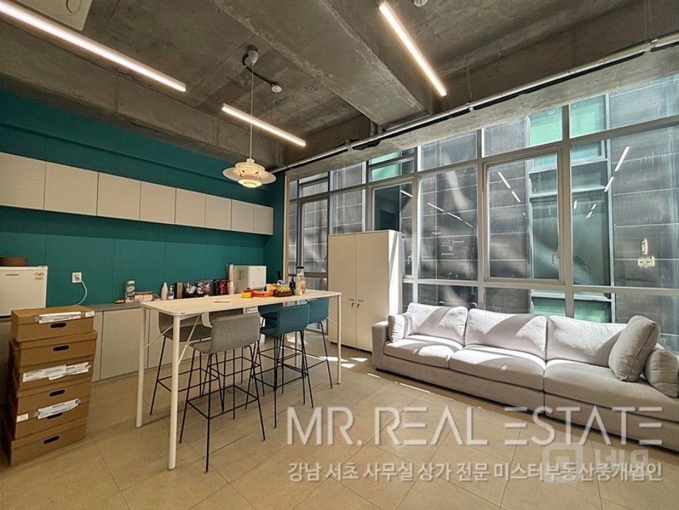 역삼역1분초역세권.인테리어무상인수.주차무료.내외관컨디션ACE 매물의 5번째 사진