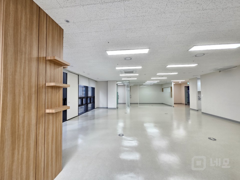 어반워크 전용40P 룸2개 창고 탕비실 가산역세권신축사무실 매물의 2번째 사진