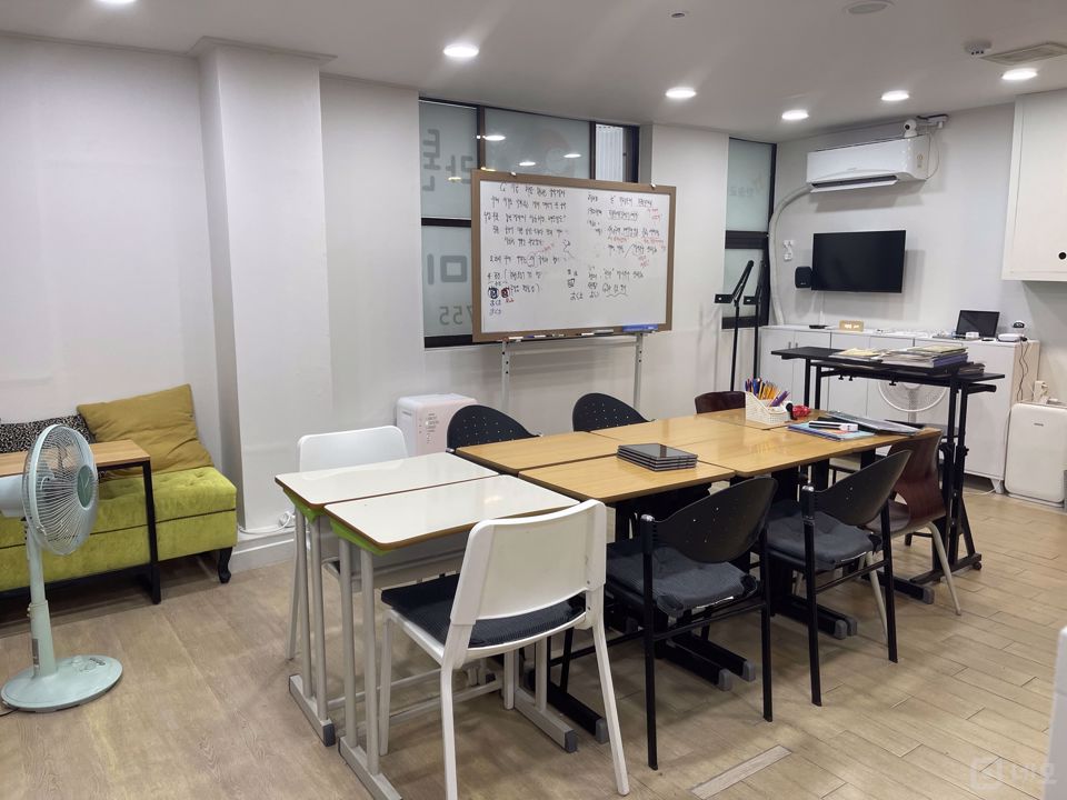 시흥동 아파트 단지 내, 인테리어 및 시설 깨끗한 교습소 매물의 3번째 사진