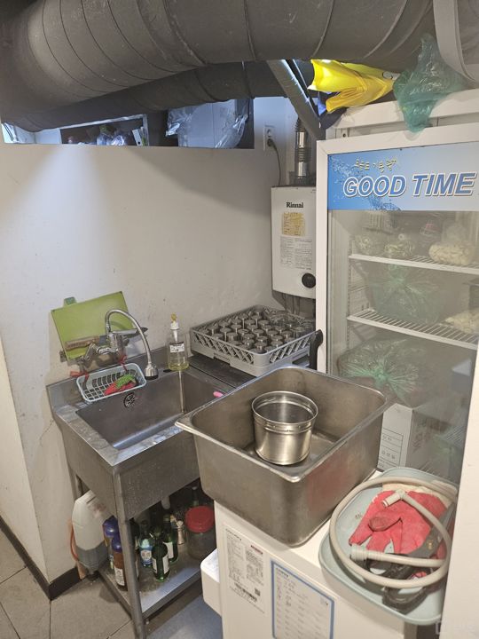 선릉역 주택가 상권에 위치한 대치동 상가 임대 매물의 2번째 사진