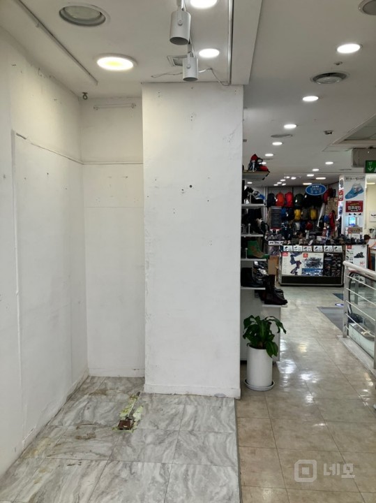 천호동 로데오거리 입구 나비빌딩 내 2층 상가 매매 임대차 구합니다 매물의 6번째 사진