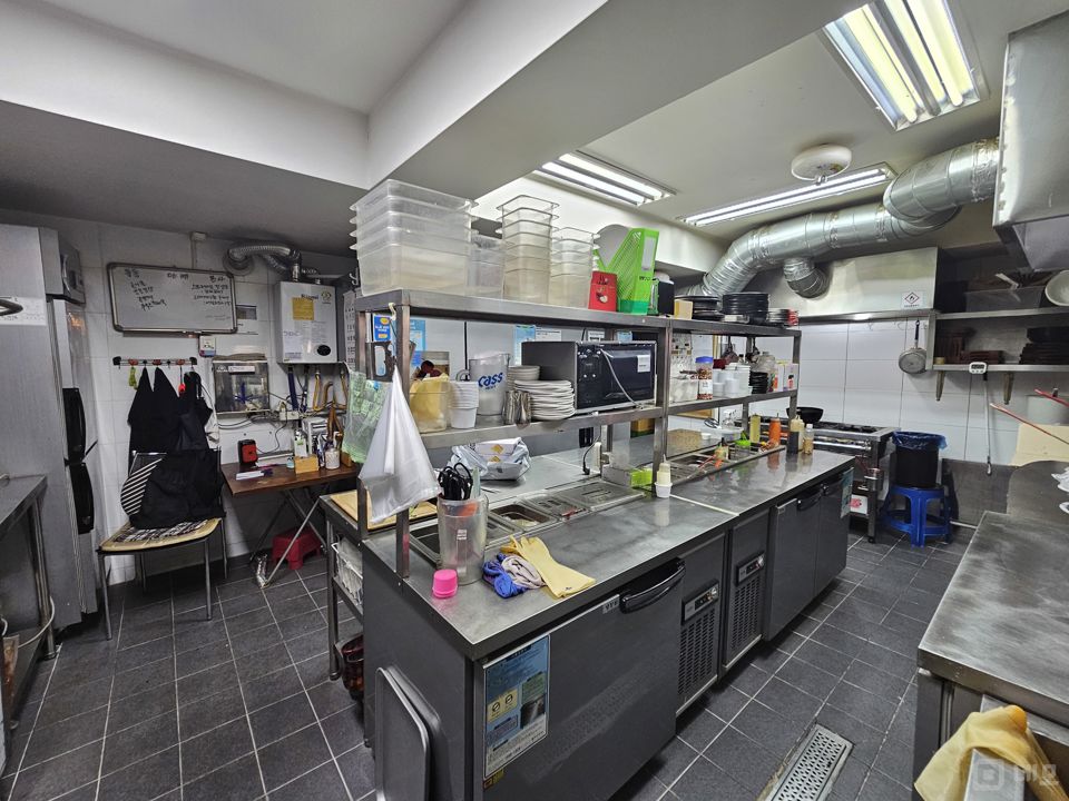 갈현동, 유동인구 많은 연신내연빛거리 2층 술집 매물의 6번째 사진