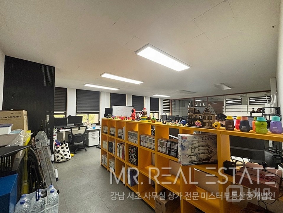 신논현역.역세권.대로변.주차편리.가시성굳 매물의 3번째 사진