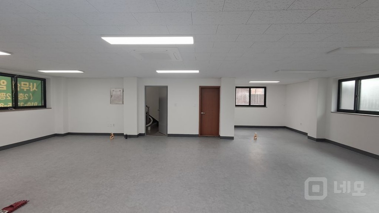 🏢 [홍대입구역 인근] 2층 단독 사무실 — 바로 사용 가능! 매물의 5번째 사진