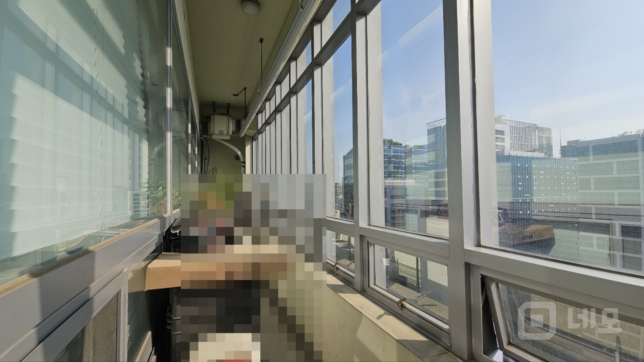 가산역 도보 2분 전용 203P,  탕비, 룸, 창고등 활용도가 높음  매물의 5번째 사진