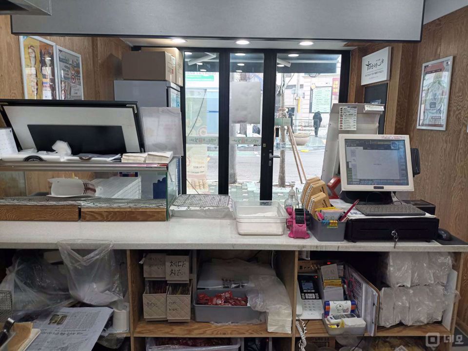 대로변 상권, 주목도 높은 신길동 1층 상가 매물의 2번째 사진