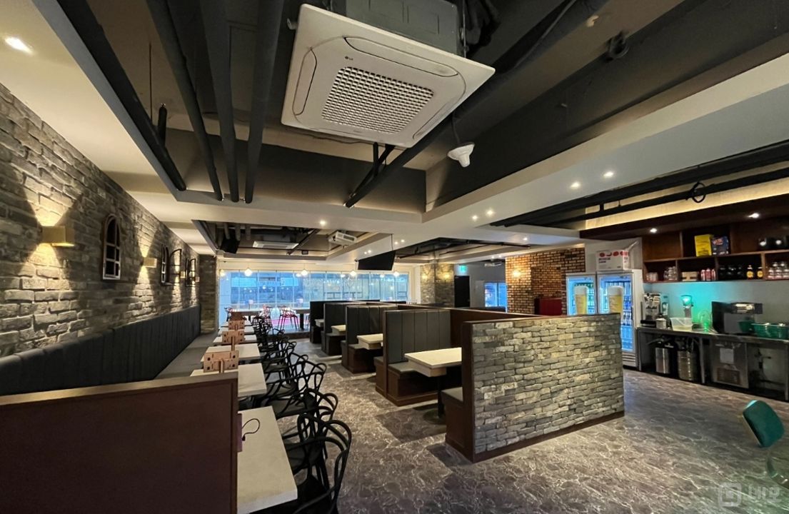 마곡동, 유동인구 많은 발산역먹자골목 2층 요리주점 매물의 2번째 사진