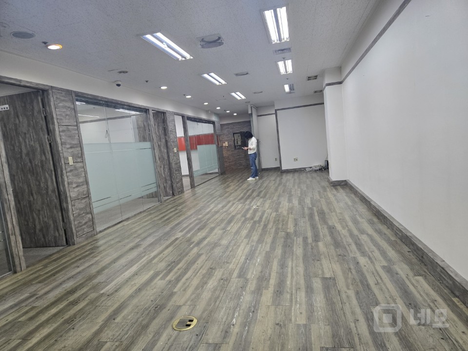 가산디지털단지역 초역세권 도보3분이내..즉시입주.실평40평 매물의 6번째 사진