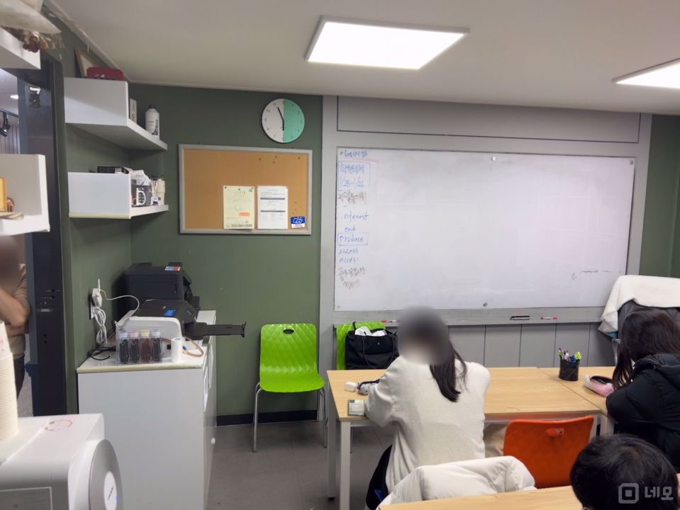 초중고 많은 학세권, 신대방동 학원 상가 매물의 5번째 사진