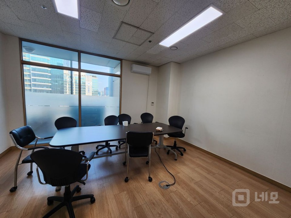 가산디지털 단지역 연결건물. 즉시입주.집기인수가능 매물의 2번째 사진