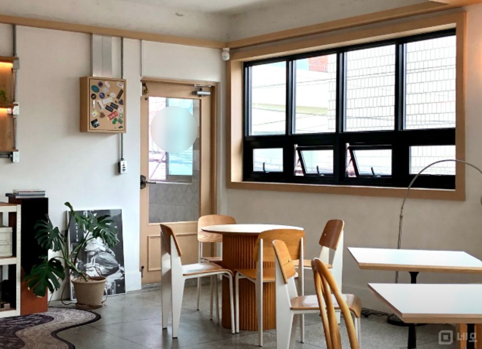  부산진구 전포동 접근성좋은 2층 상가 임대   매물의 1번째 사진