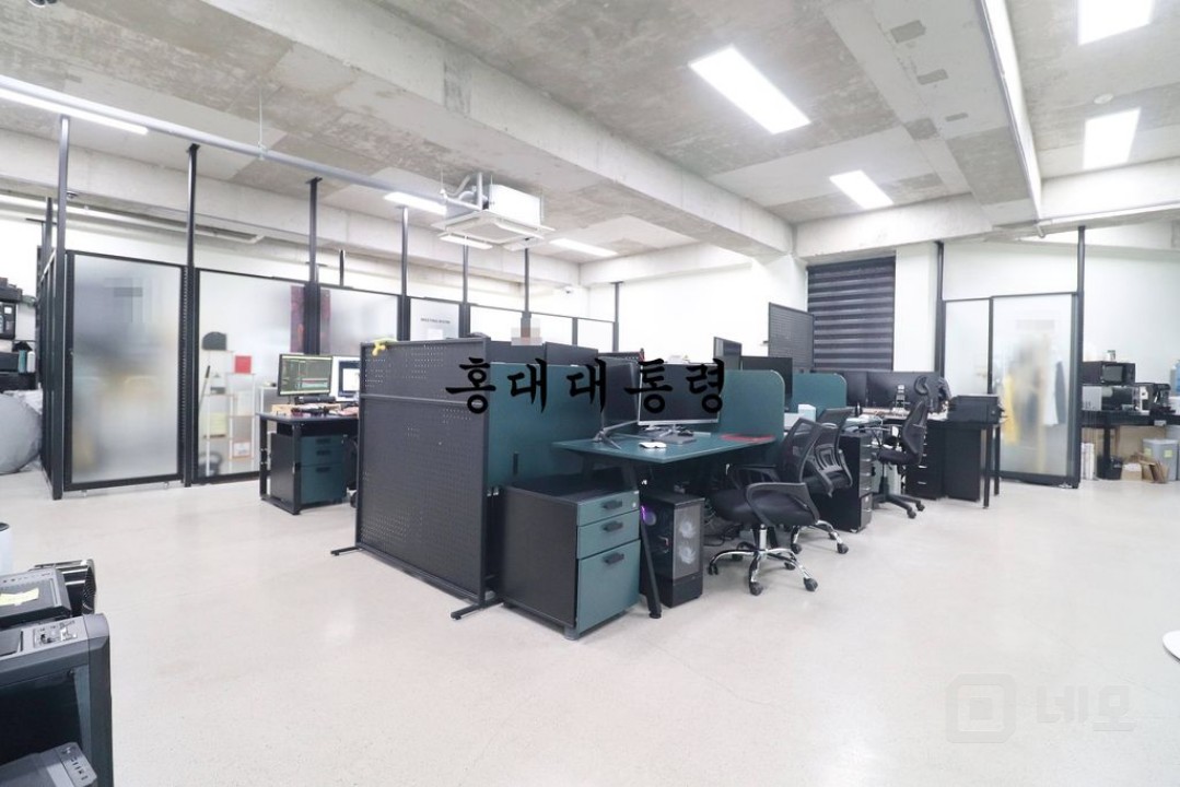 합정역 도보 5분 신축급 내외부 세련된 사무실 매물의 1번째 사진