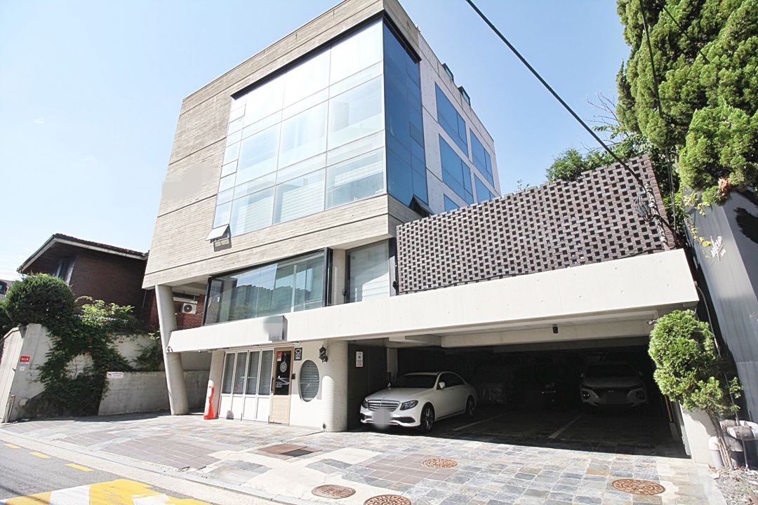 ★ 디자인틱 외관 채광최고! 테라스 보유 ★  매물의 1번째 사진