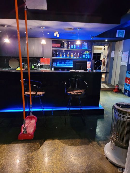 유동 인구 많은, 용산동2가 해방촌 상권 지하1층 상가 매물의 1번째 사진