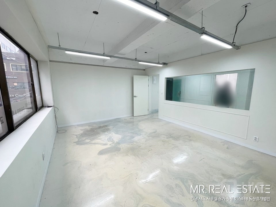 학동역.도보3분.깔끔한화이트톤.사무실 매물의 2번째 사진