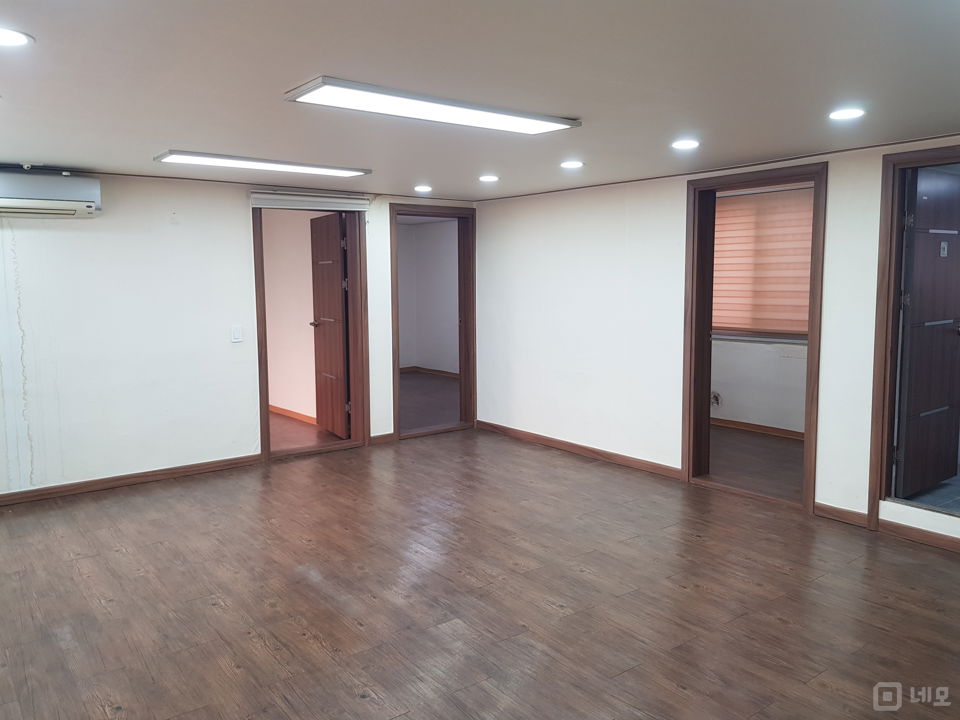 평수대비월세파격저렴내부화장실냉난방기싱크대냉장고옵션보안완벽 개인사무실 추천 매물의 6번째 사진