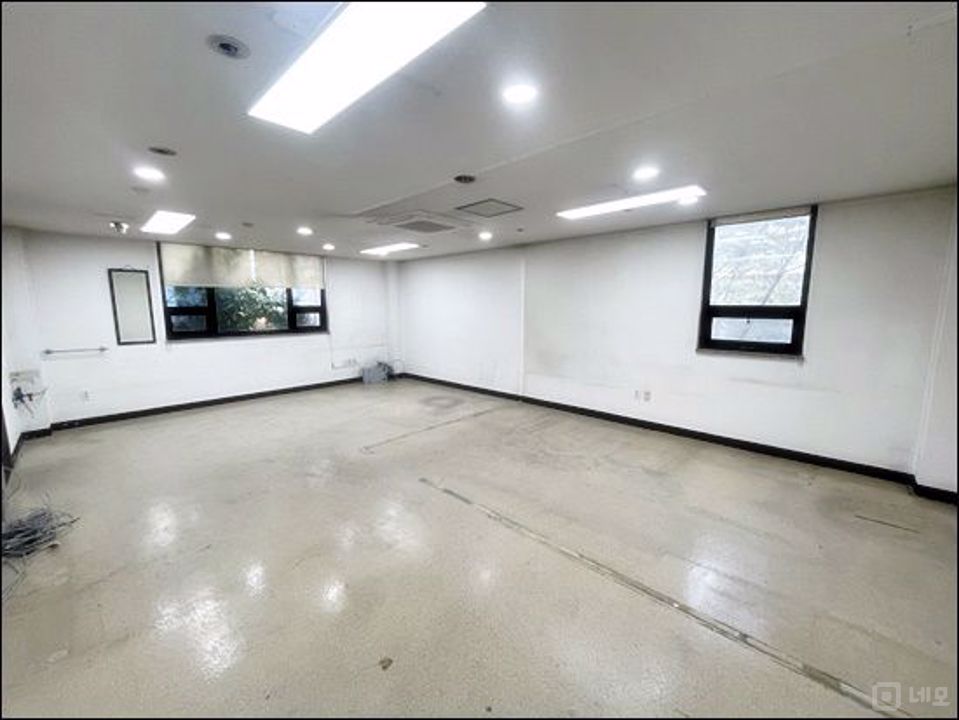 ▣7호선 학동역 도보 4분 이내 위치! 내부 정말 깔끔한 사무실 임대▣ 매물의 1번째 사진