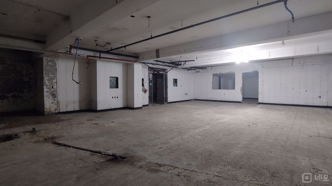 서초동 인프라 최상  업무보기 편한 위치의 사무실 매물의 5번째 사진