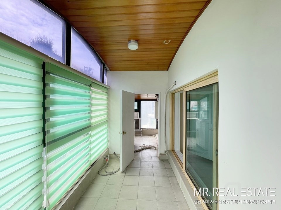 사진有.역삼초 인근 화이트톤 깔끔한 가성비사무실 매물의 8번째 사진