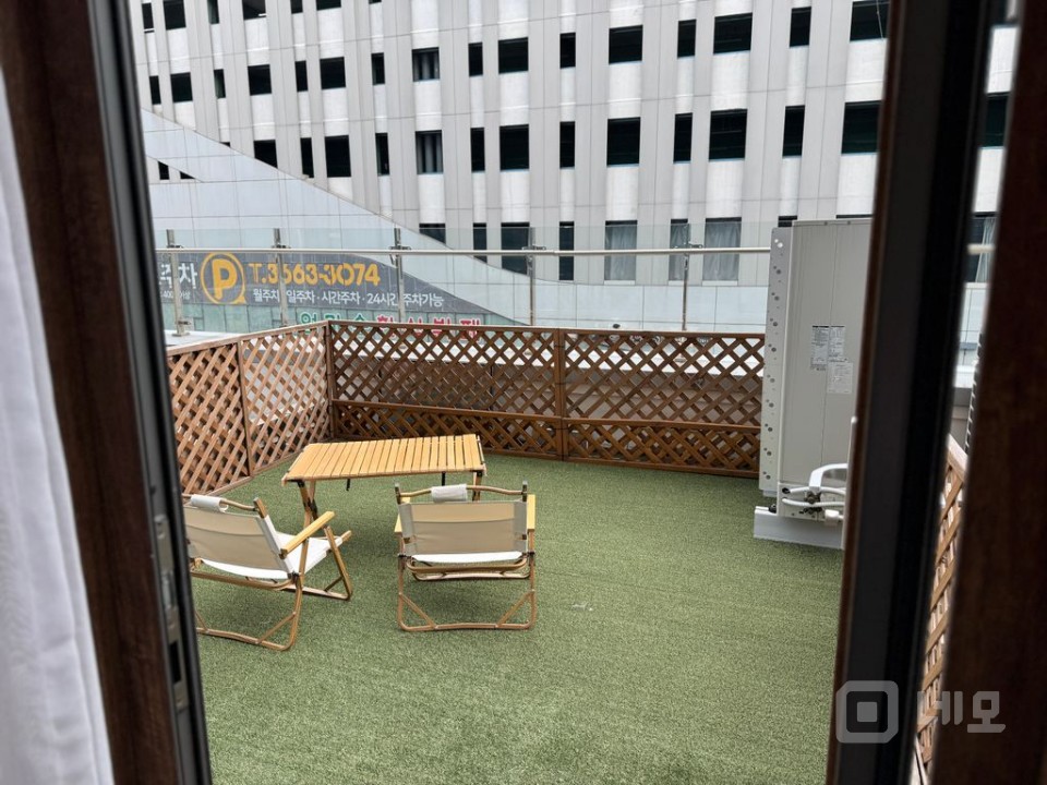 우드분위기 셀프스튜디오 룸1 테라스1 주차o 매물의 16번째 사진