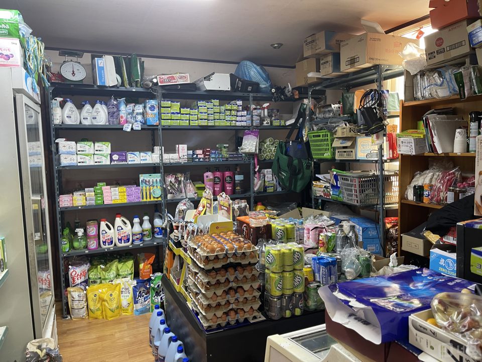 신사동 주거지역, 다양하게 이용 가능한 슈퍼마켓 매물의 3번째 사진