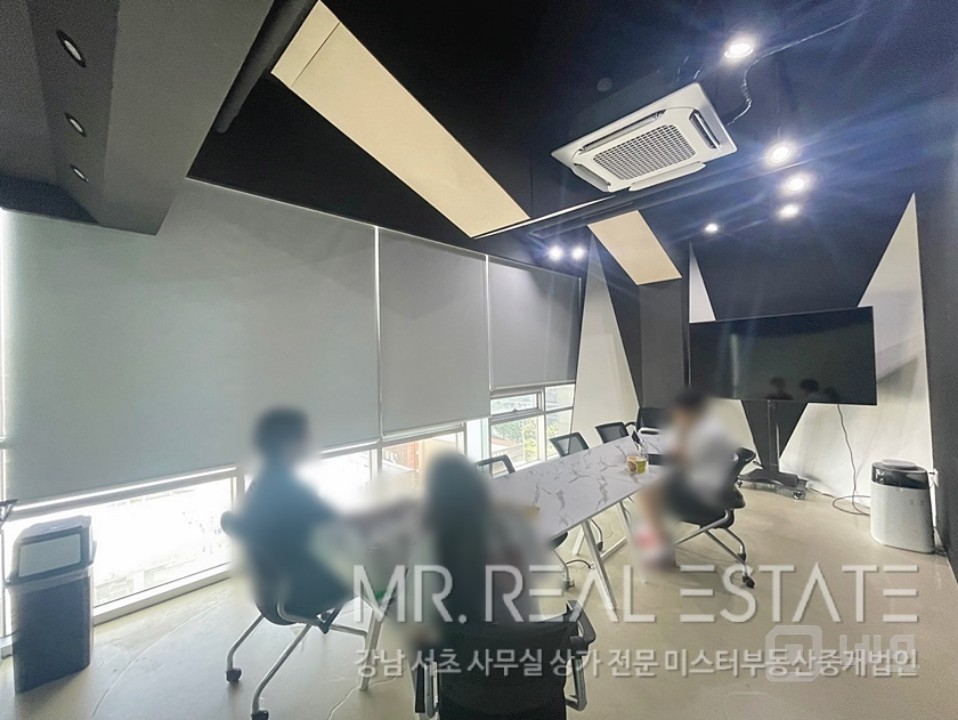 역삼역 2분.주차2대무료.채광우수.S급내외관컨디션 매물의 8번째 사진