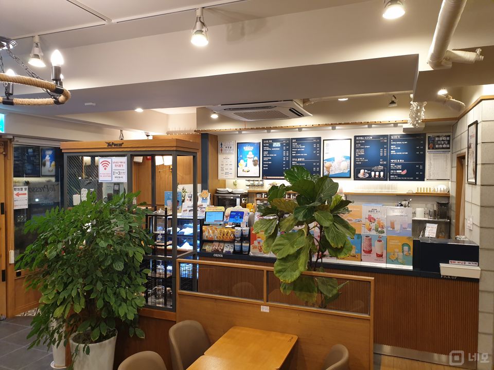 항아리 상권, 배후수요 탄탄한 원동 단지 내 카페 매물의 1번째 사진